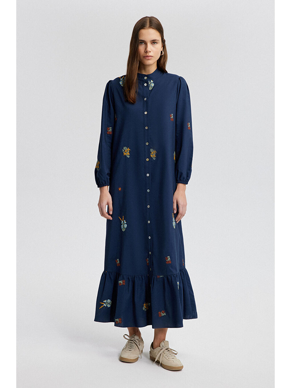 Lacivert Sedef Düğmeli Nakışlı Elbise