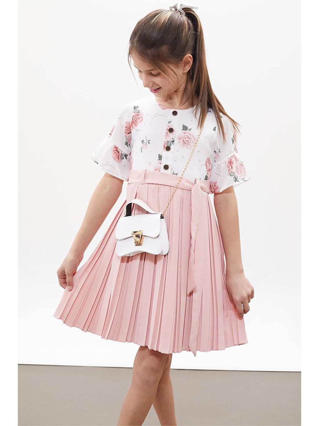 Açık Pembe Gül Desenli Kısa Kollu Çantalı Kız Çocuk Pileli Elbise 18263-1