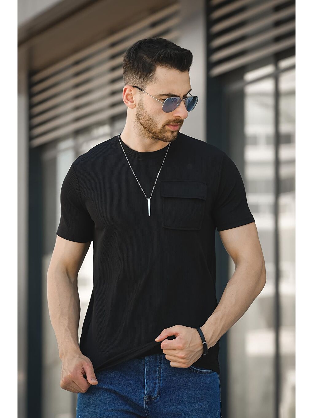 Siyah Mela Kolye Hediyeli Tek Cep Slim Fit Likralı Erkek Tişört-2