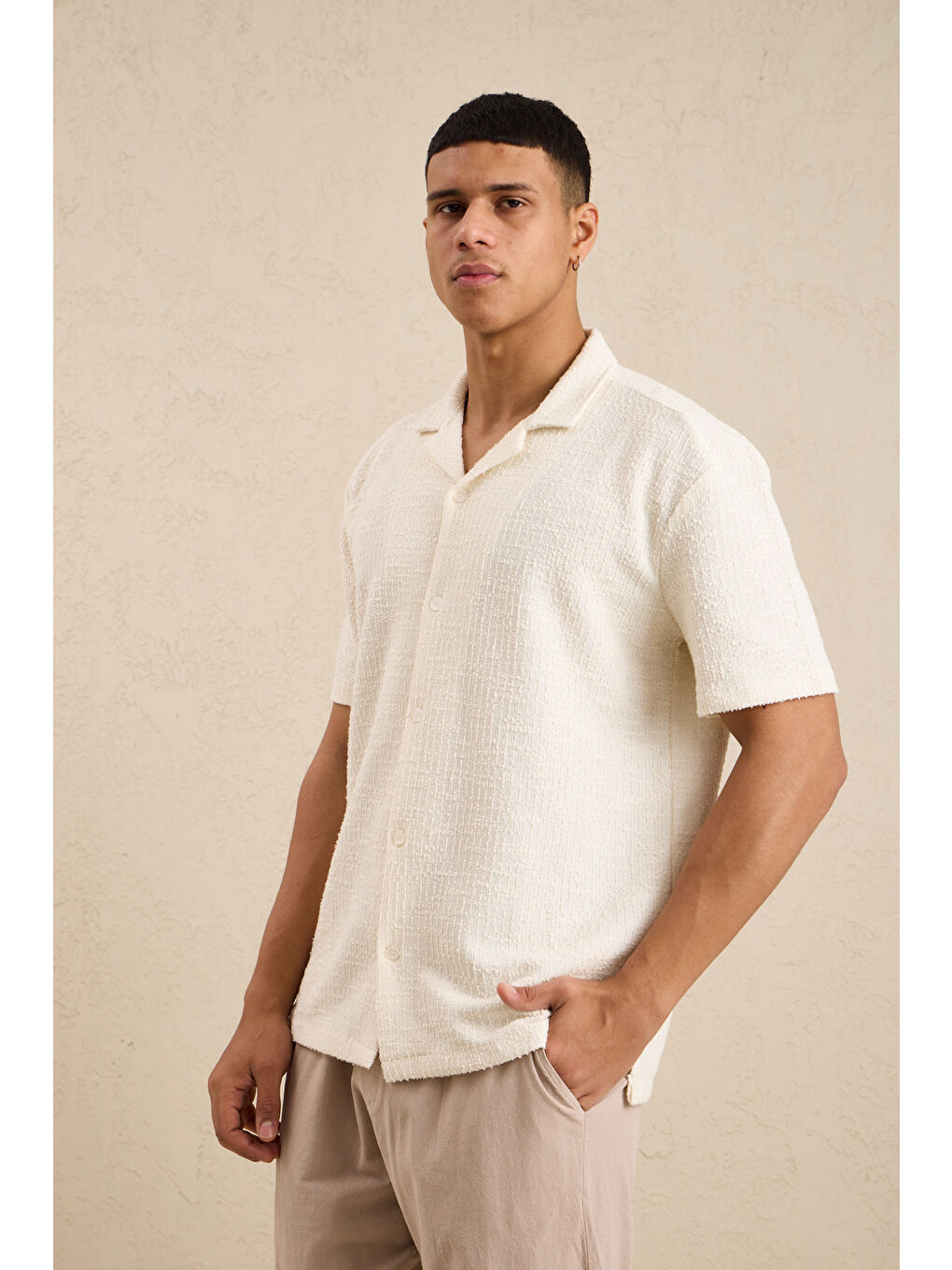 Erkek Teknik Kumaş Jakarlı Gömlek Ekru-2