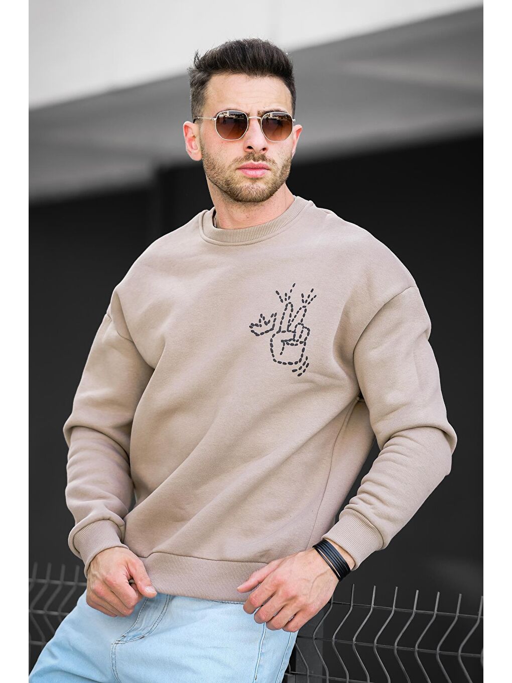 Kahverengi Üç İplik Şardonlu Sırt Baskılı Bisiklet Yaka  Erkek Sweatshirt-3