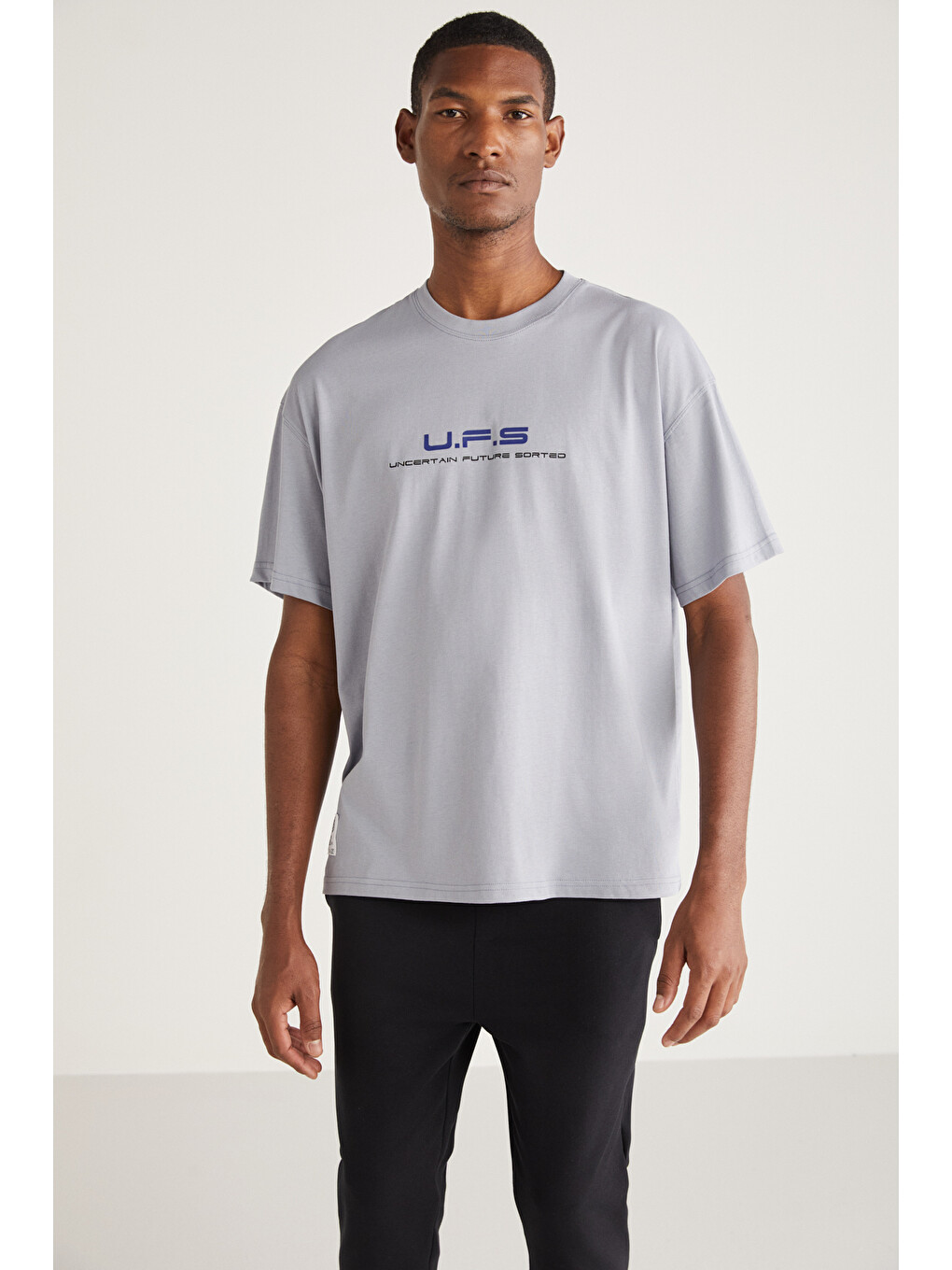 Crıspın Erkek Bisiklet Yaka %100 Pamuk Baskı Detaylı Açık Gri T-shirt-2