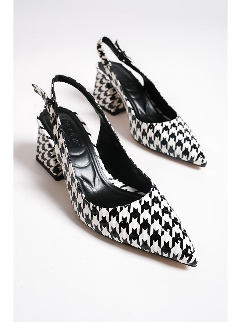 Siyah Yumuşak Pedli Taban Kadın Topuklu ayakkabı