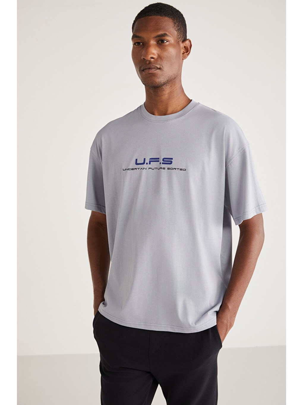 Crıspın Erkek Bisiklet Yaka %100 Pamuk Baskı Detaylı Açık Gri T-shirt-4