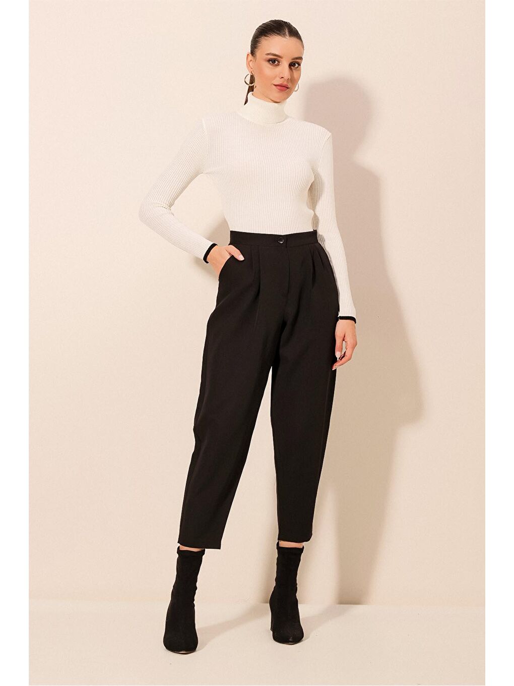 6585 Kumaş Havuç Pantolon - Siyah