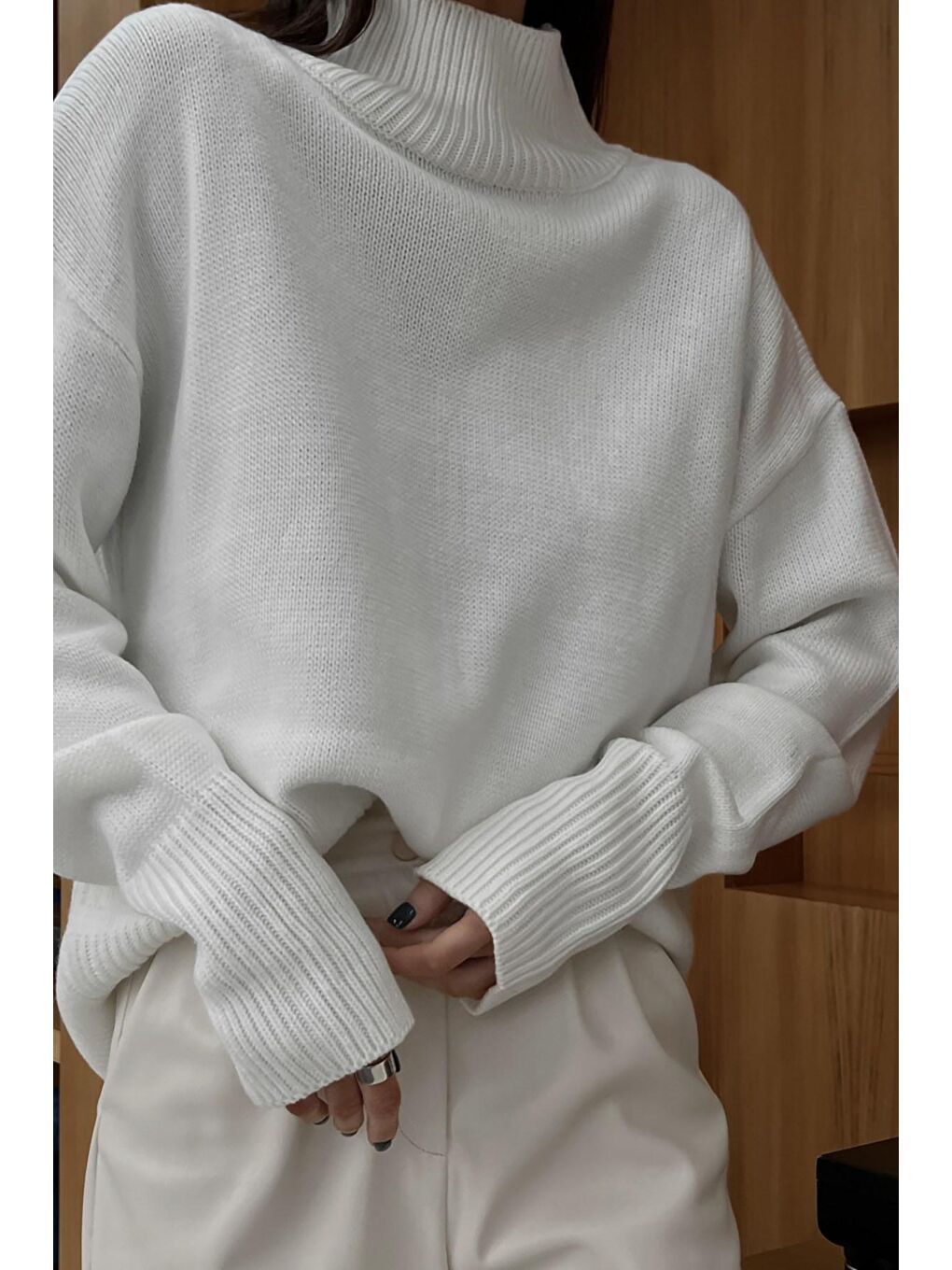 Beyaz Balıkçı Yaka Kazak