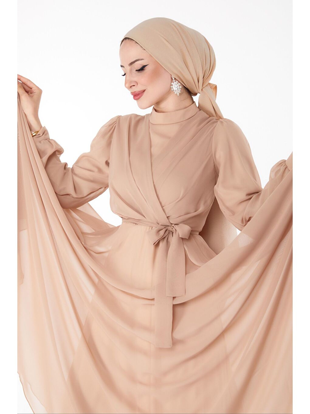 Hakim Yaka Kadın Bej Kruvaze Yaka Kuşaklı Abiye Elbise - 23864