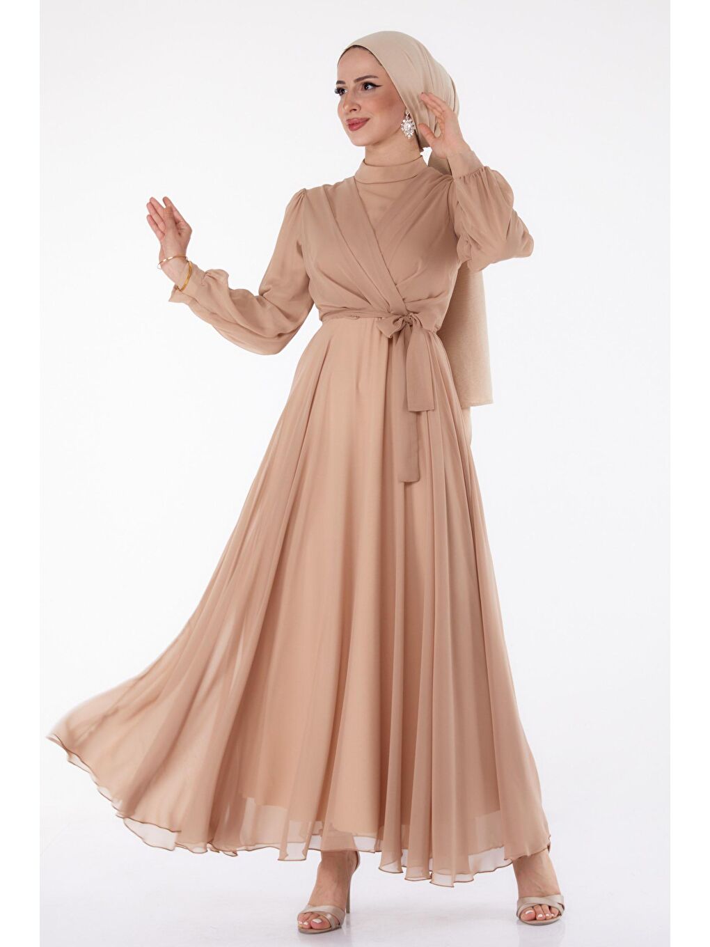 Hakim Yaka Kadın Bej Kruvaze Yaka Kuşaklı Abiye Elbise - 23864-2