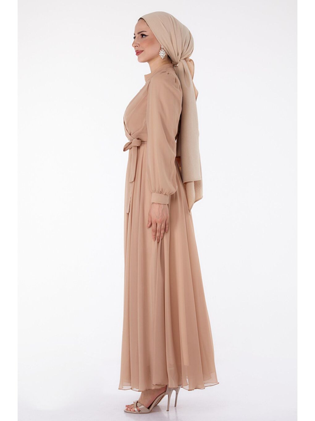 Hakim Yaka Kadın Bej Kruvaze Yaka Kuşaklı Abiye Elbise - 23864-3