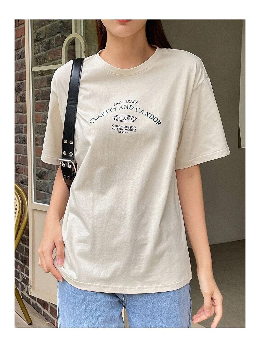 Kadın Bej Clarity And Candor Baskılı Oversize T-shirt-3