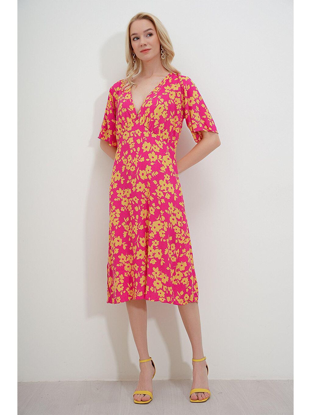 Fuşya V Yaka Kısa Çiçekli Kol ELBİSE-4
