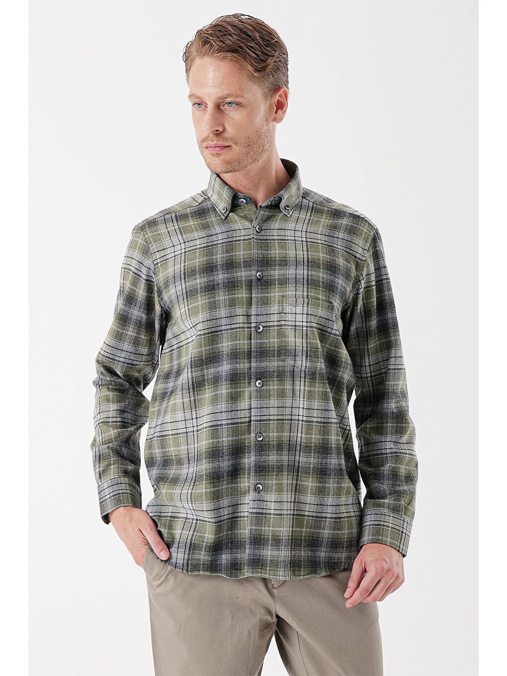 Koyu Haki Uzun Kollu Ekoseli Gabardin Sert Yaka Cepli Garnili Casual Comfort Fit Gömlek 1004235112-5