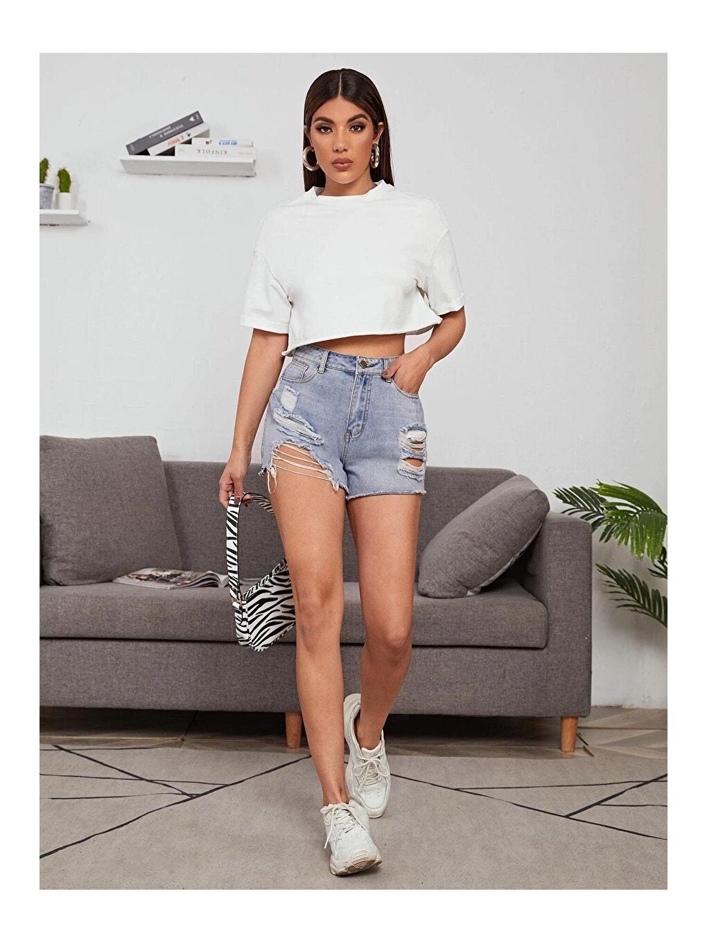 Kadın Beyaz Bisiklet Yaka Oversize Crop Tişört-4