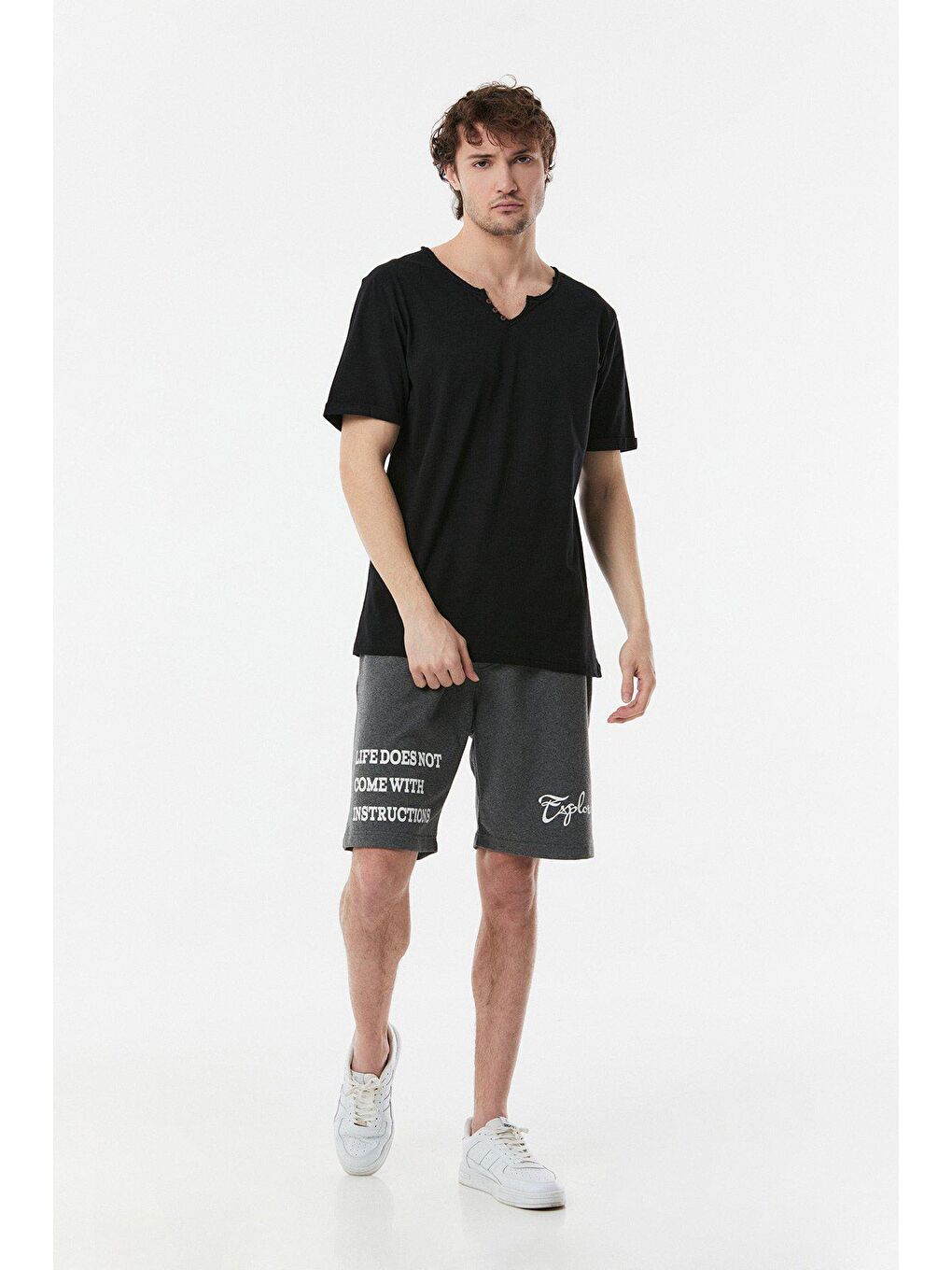 Siyah Basic V Yaka Tişört-1