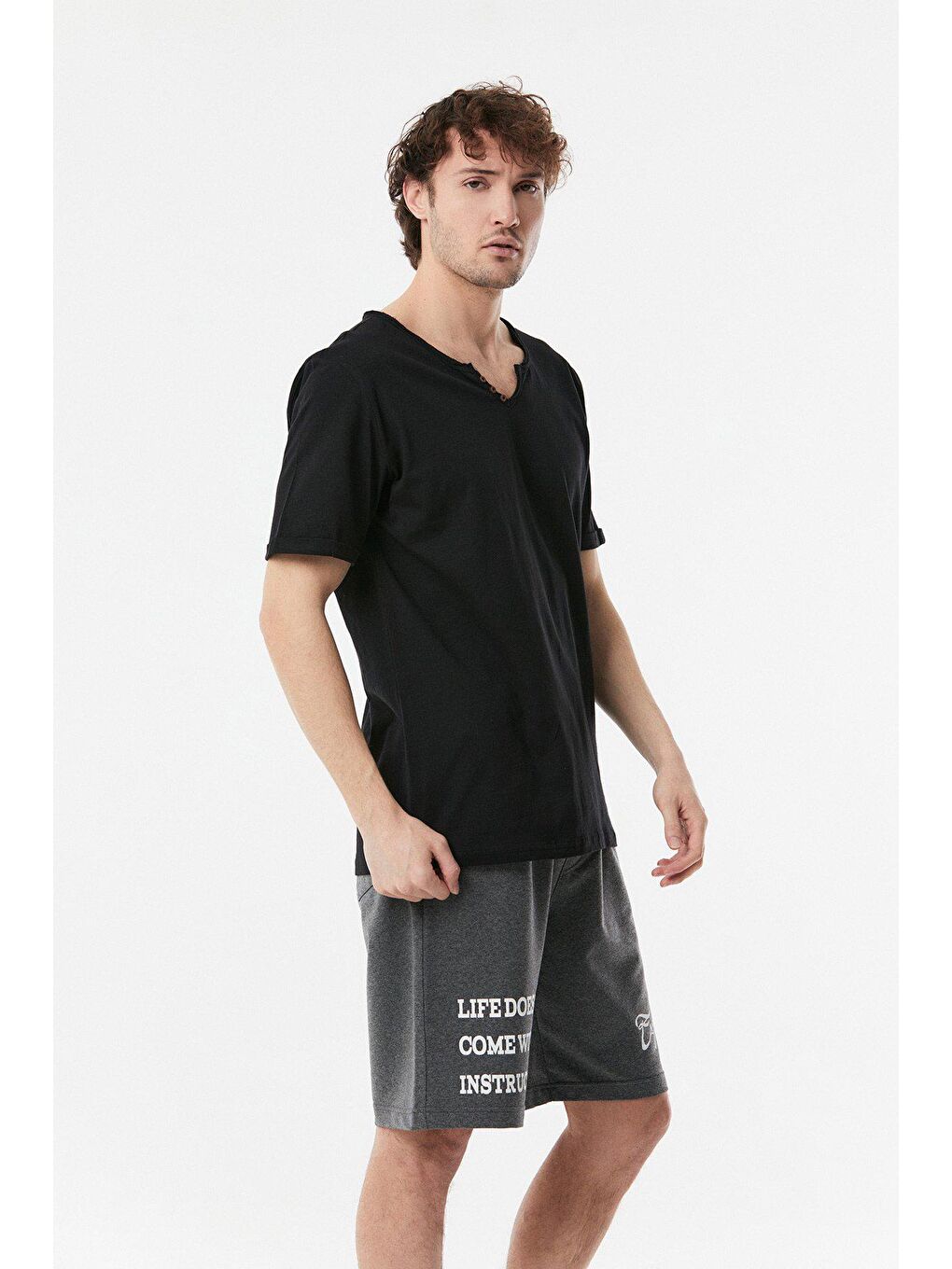 Siyah Basic V Yaka Tişört-2