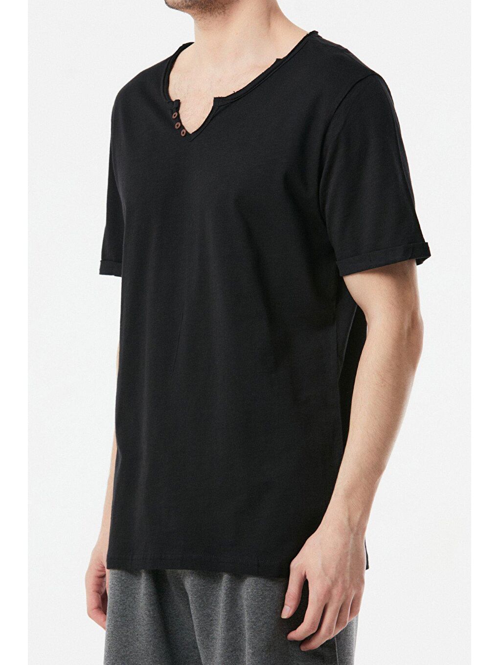 Siyah Basic V Yaka Tişört-3
