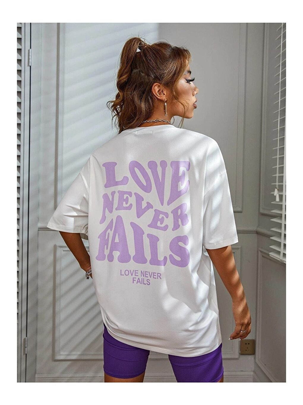 Trendseninle Beyaz Kadın Beyaz Love Never Fails Baskılı Oversize Tişört - 3