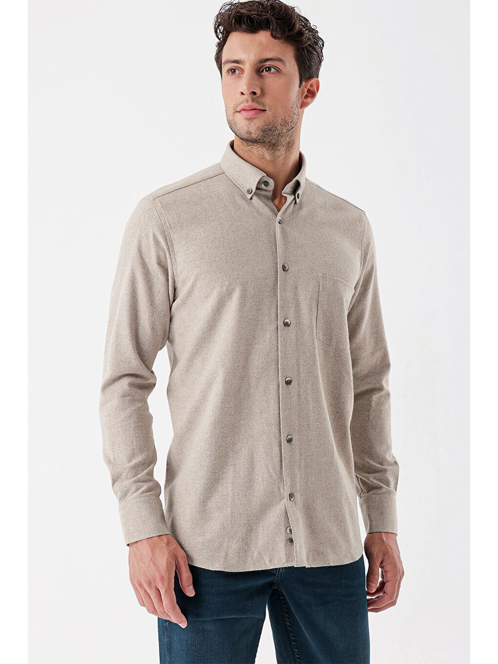 Açık Bej Uzun Kollu Gabardin Sert Yaka Cepli Casual Comfort Fit Rahat Kesim Gömlek 1004235108
