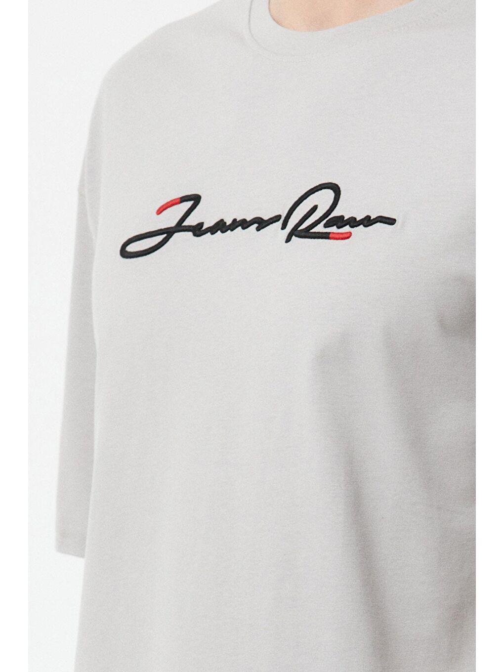 Gri Nakışlı Bisiklet Yaka Oversize Tişört-3