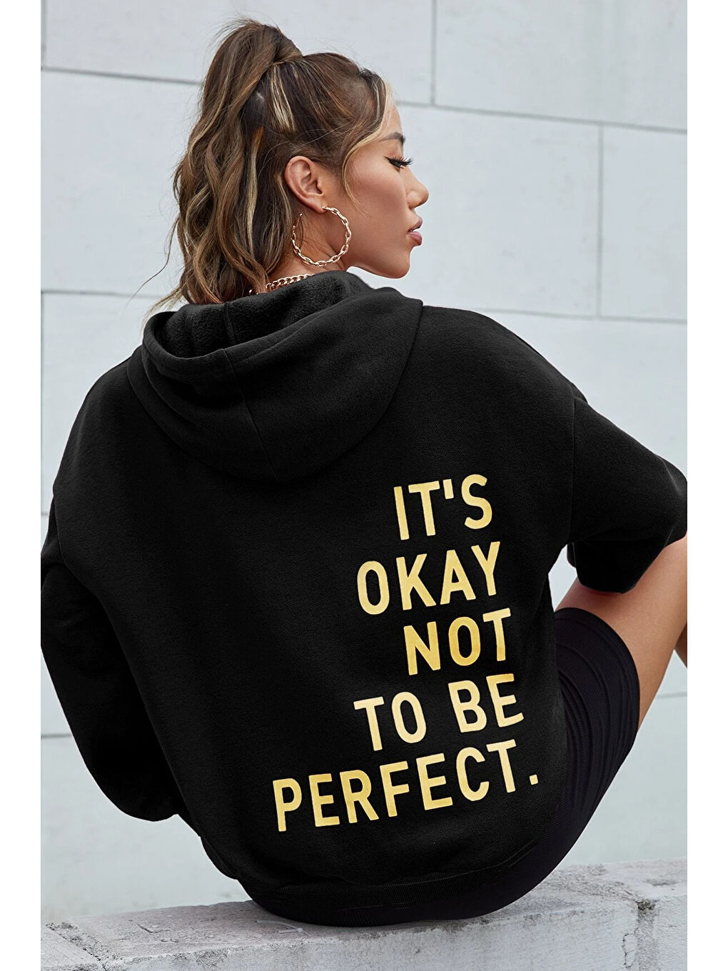 uyguntarz Siyah Sırt It's Okay Not To Be Perfect Baskılı Sweatshirt - 1