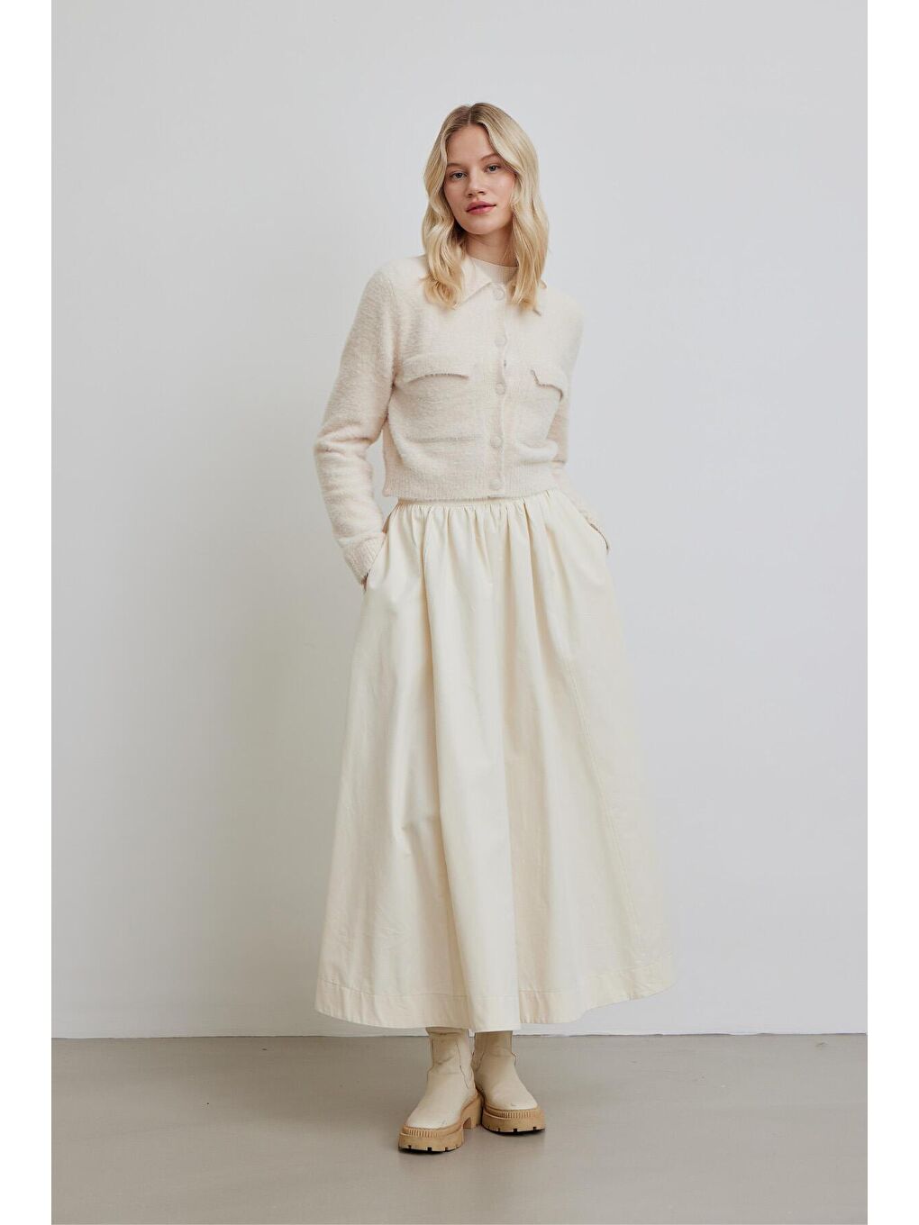 Bej Arya Yumuşak Crop Hırka Vanilya-1