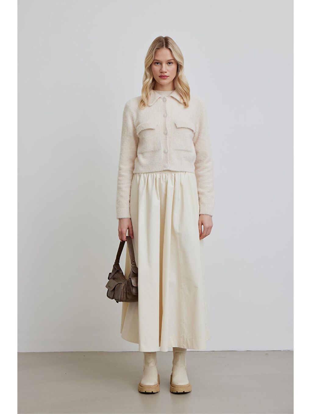 Bej Arya Yumuşak Crop Hırka Vanilya-3