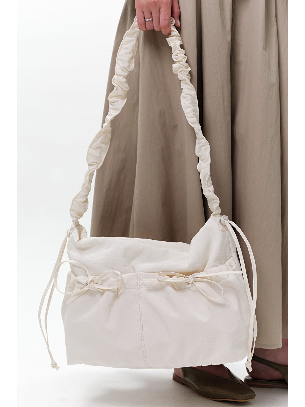 Bej Büzgü Detaylı Tote Çanta Vanilya-2