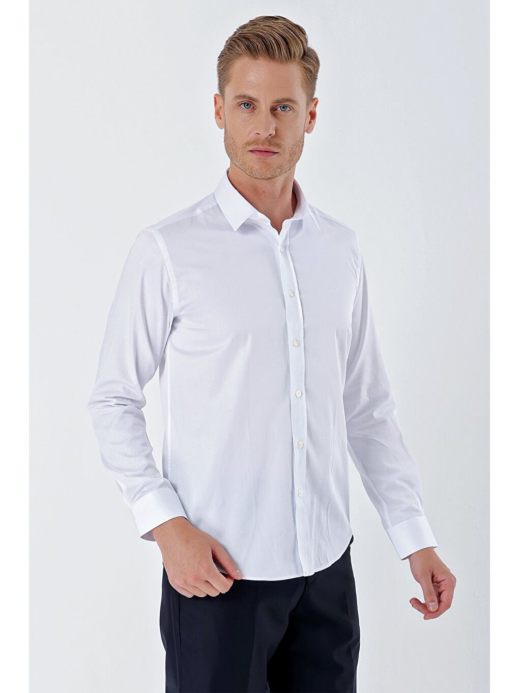 Beyaz Uzun Kollu Sert Yaka Cepsiz %100 Pamuk Klasik Slim Fit Dar Kesim Gömlek 1004230424-3