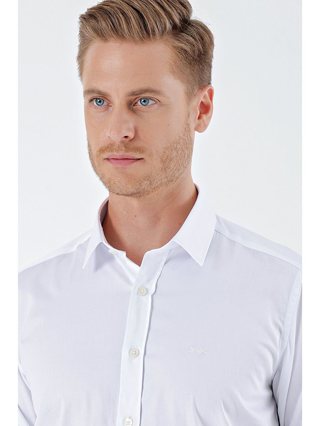 Beyaz Uzun Kollu Sert Yaka Cepsiz %100 Pamuk Klasik Slim Fit Dar Kesim Gömlek 1004230424-5