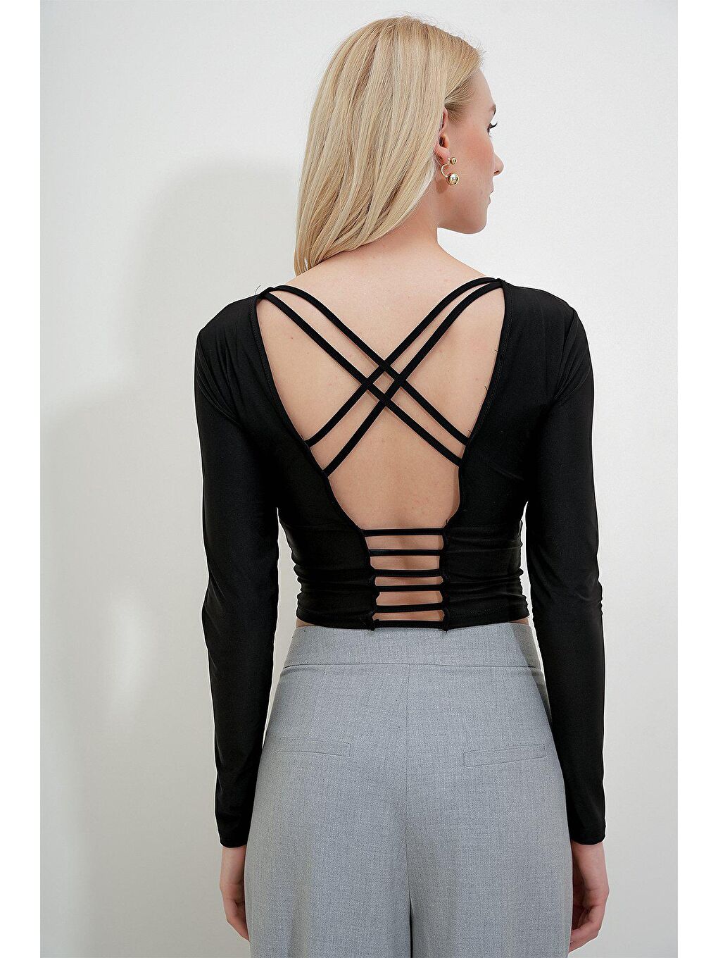 Siyah Önü İp Bağlamalı BLUZ-3