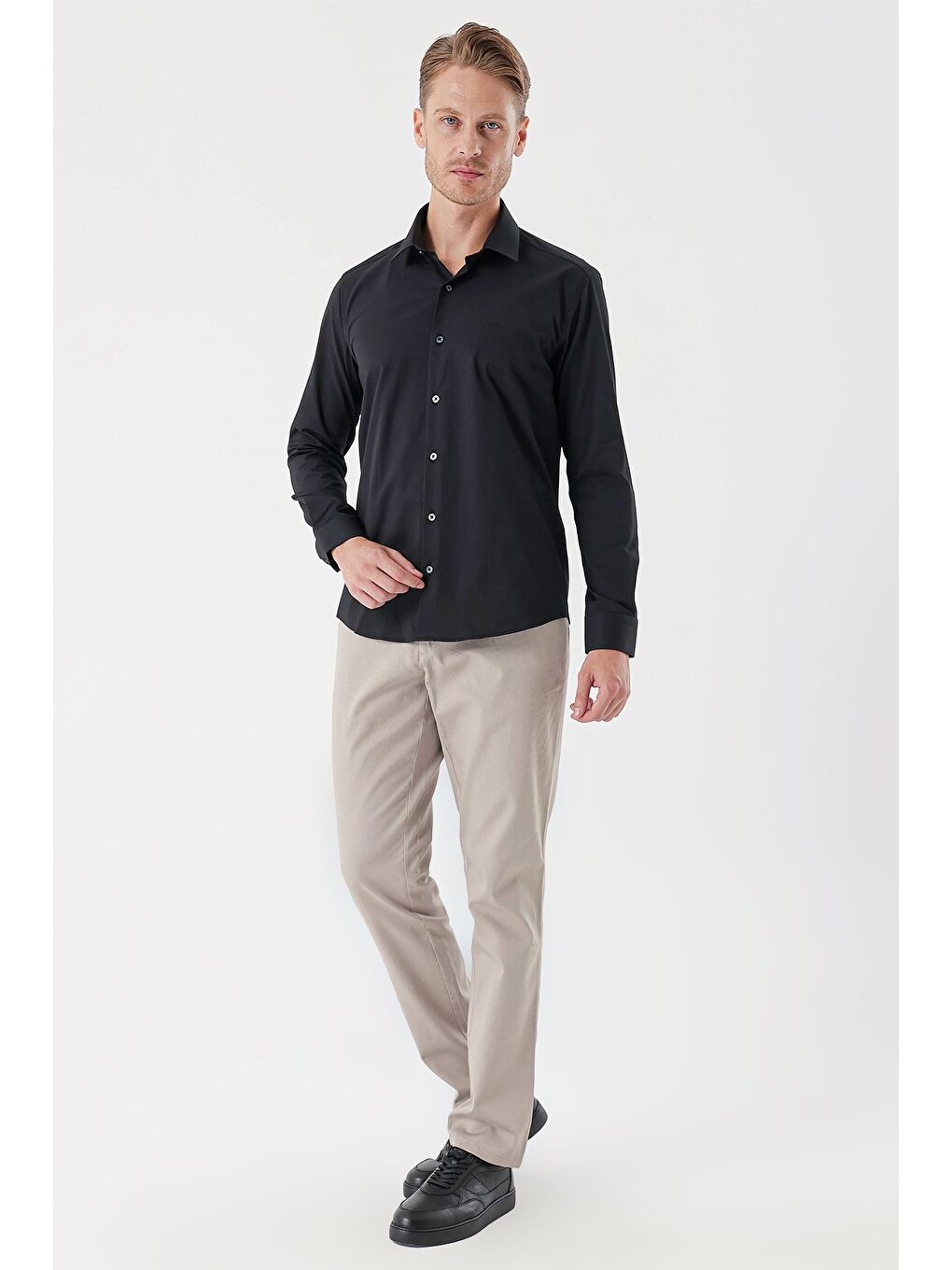 Siyah Uzun Kollu Desenli Armürlü Sert Yaka Cepsiz Klasik Slim Fit Dar Kesim Gömlek 1004235107-3