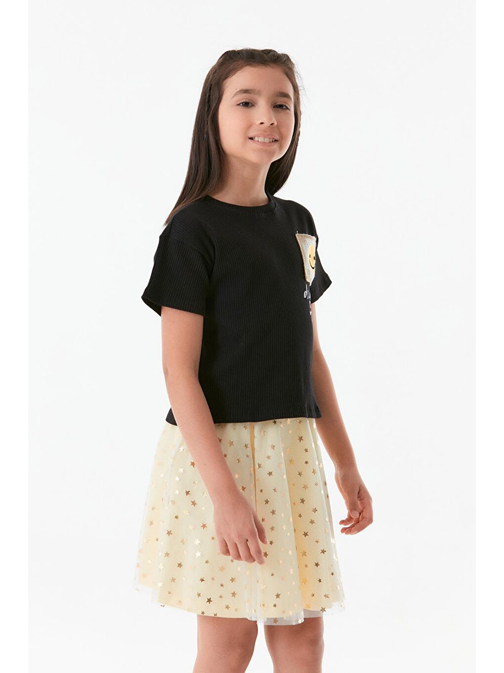 Siyah Nakışlı Bisiklet Yaka Kız Çocuk Tişört-2