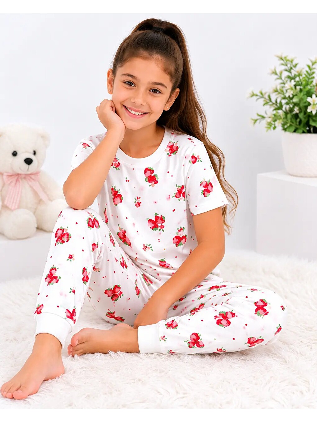 Kırmızı Desenli Kız Çocuk Pijama Takımı 91201-4