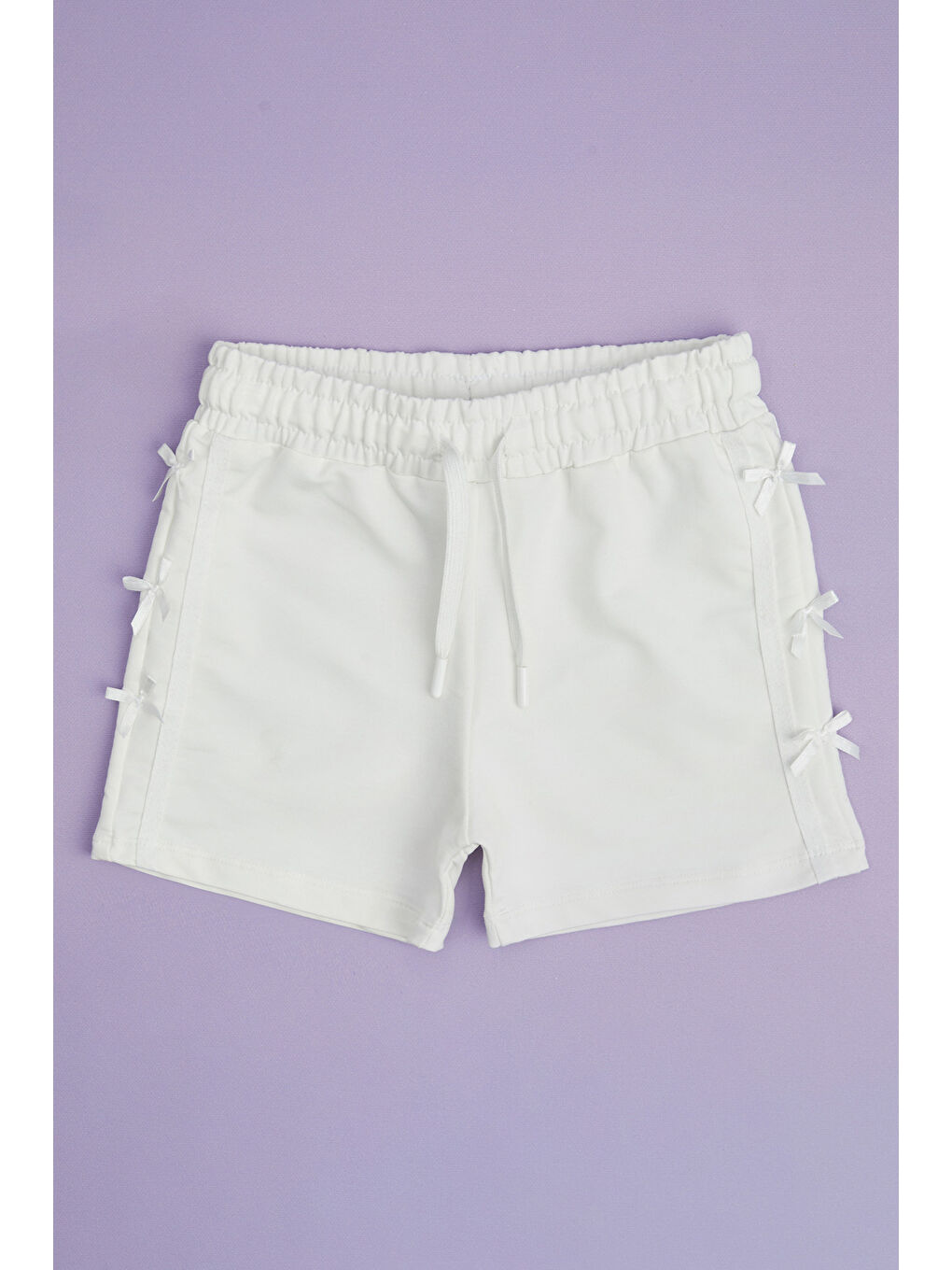 Ekru Beli Lastikli Fiyonklu Kız Çocuk Şort
