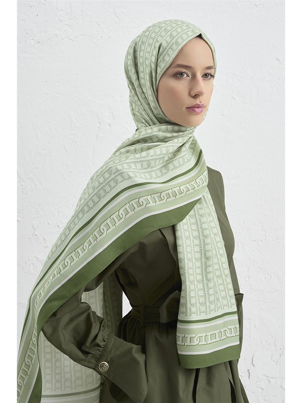 Yeşil İpek Monogram Şal 29