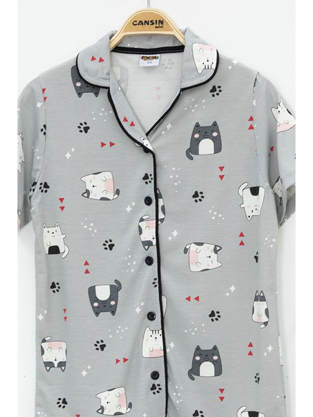 Gri Kedi Desenli Düğmeli Kısa Kol Kız Çocuk Göz Bantlı Pijama Takımı 23818-2