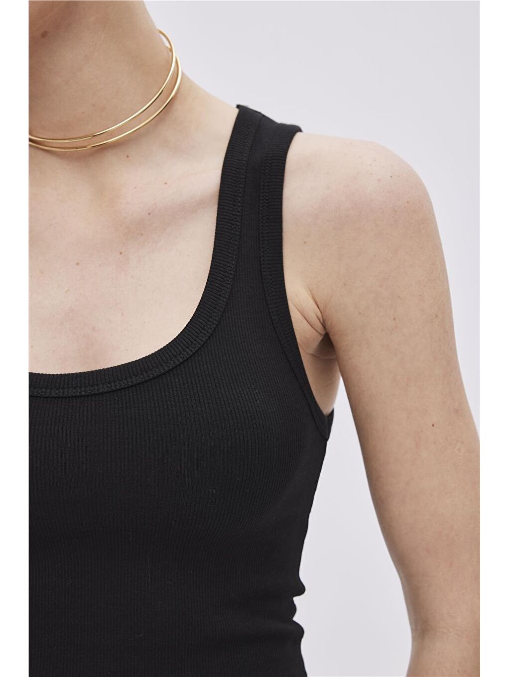 Siyah Havuz Yaka Fitilli Atlet-3