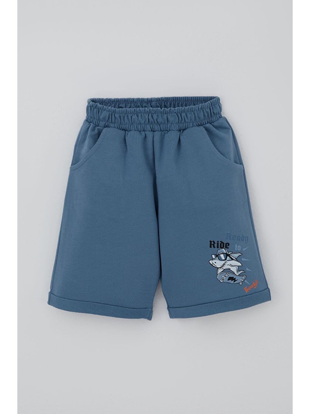 Erkek Çocuk Şortlu Takım Havalı Kaykaycı Köpek Balığı Baskılı Ekru (1-4 Yaş)-2