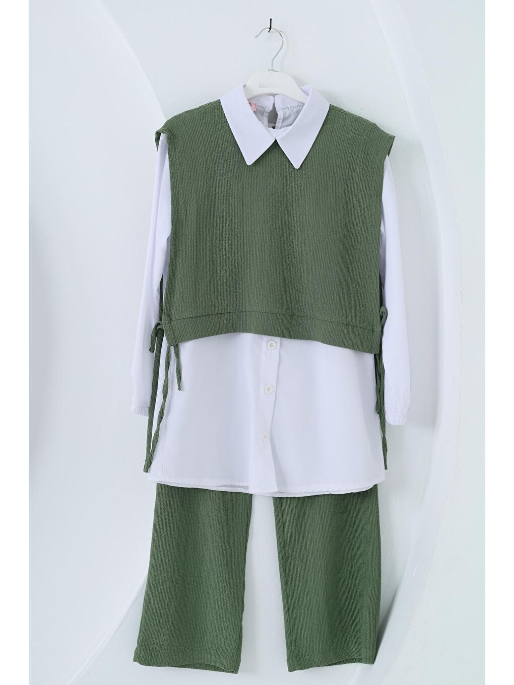 Yeşil Kız Çocuk 3'lü Takım (Gömlek-Pantolon-Yelek) 10-15 Yaş Bm10235