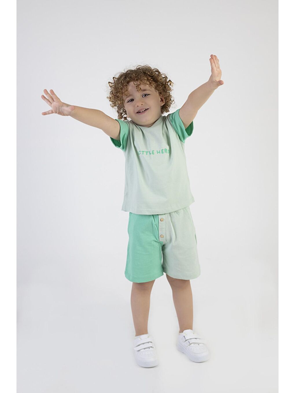Yeşil Erkek Çocuk Little Hero Baskılı Kısa Kollu Şortlu Alt Üst Takım-2