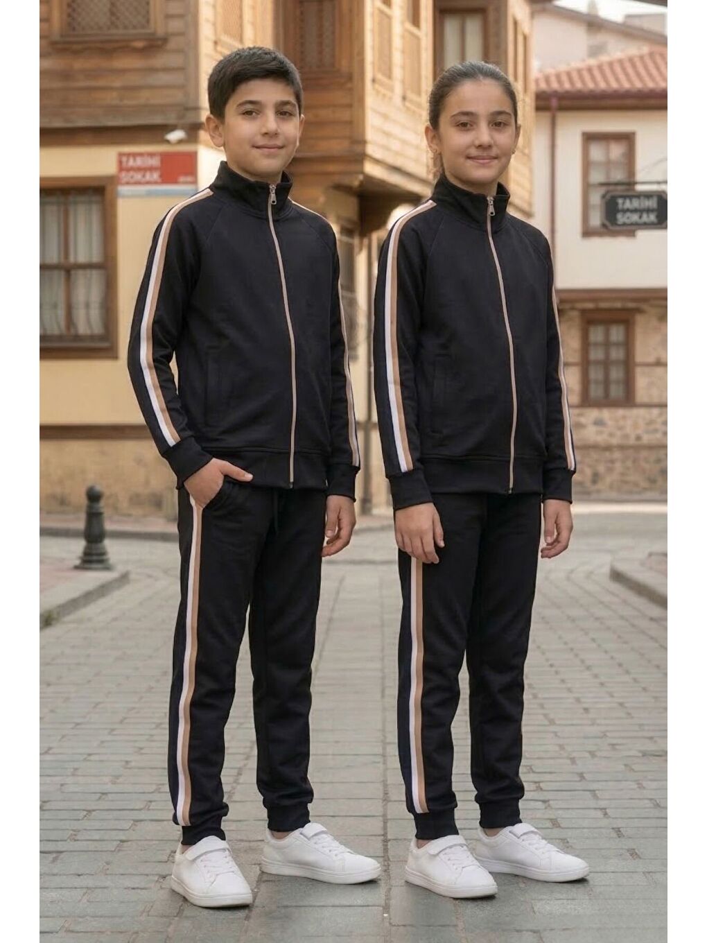 Siyah Unisex Çocuk Dik Yaka Üç Şeritli Şardonlu Dalgıç Eşofman Takımı