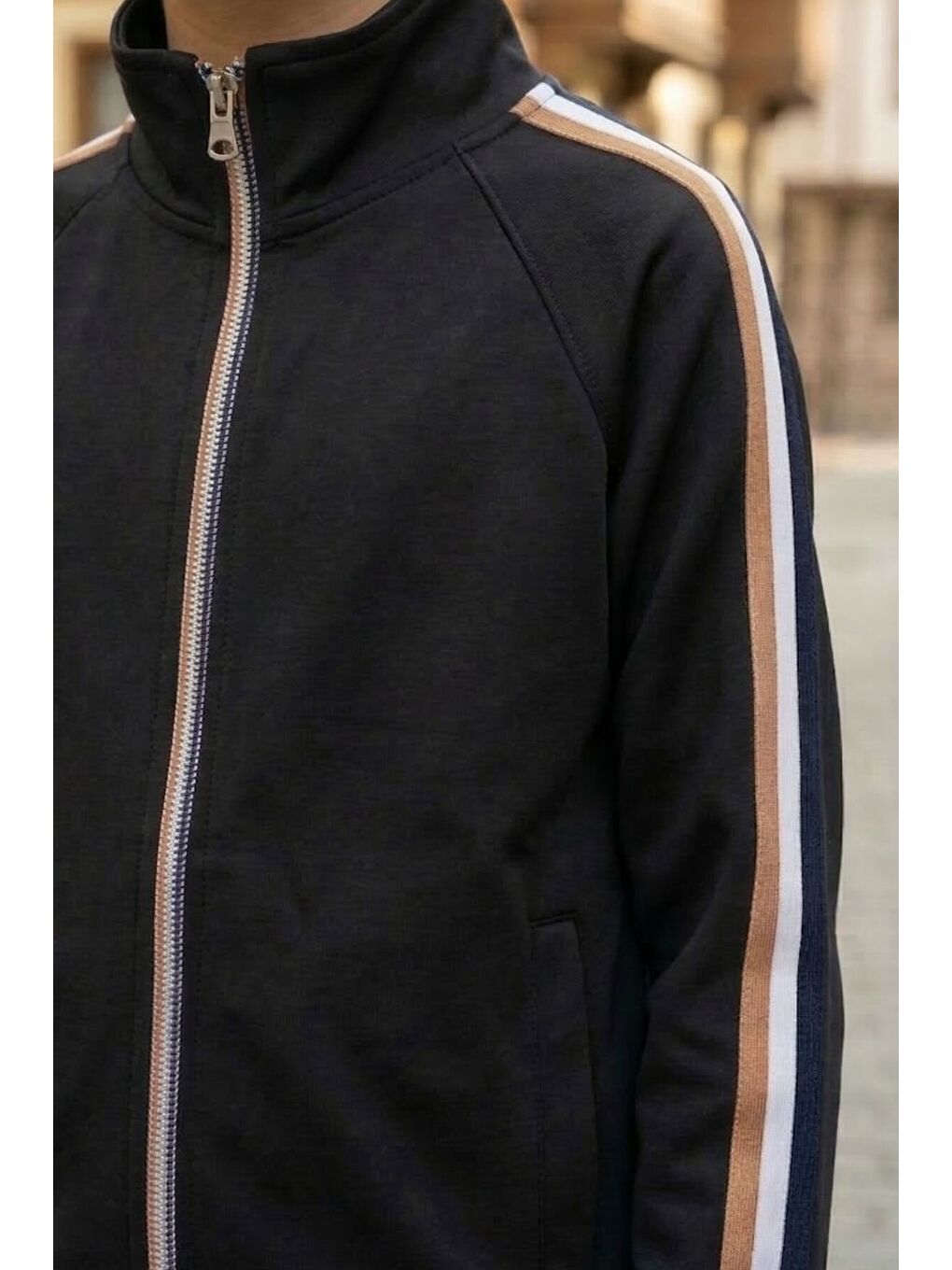 Siyah Unisex Çocuk Dik Yaka Üç Şeritli Şardonlu Dalgıç Eşofman Takımı-1