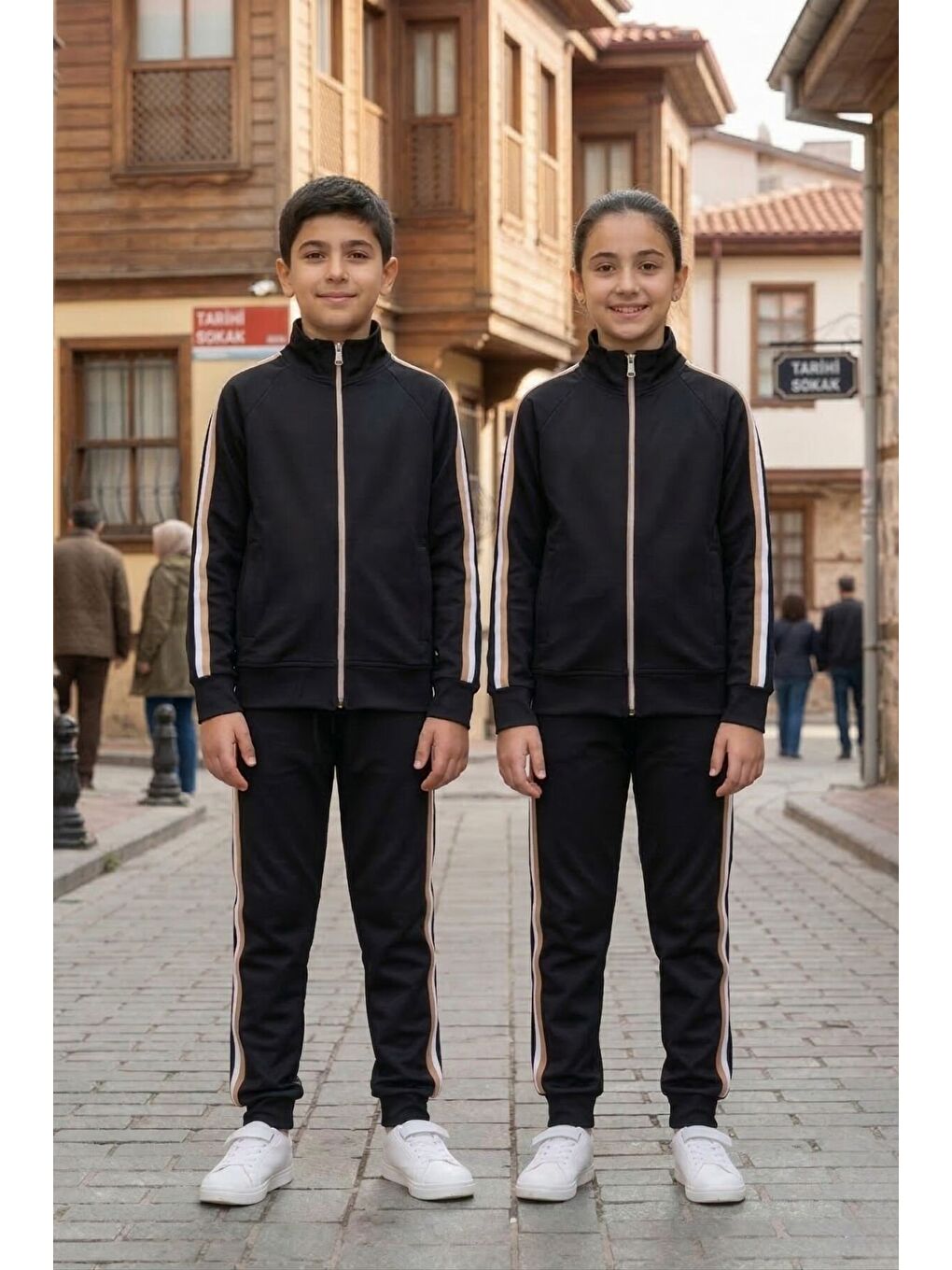 Siyah Unisex Çocuk Dik Yaka Üç Şeritli Şardonlu Dalgıç Eşofman Takımı-6