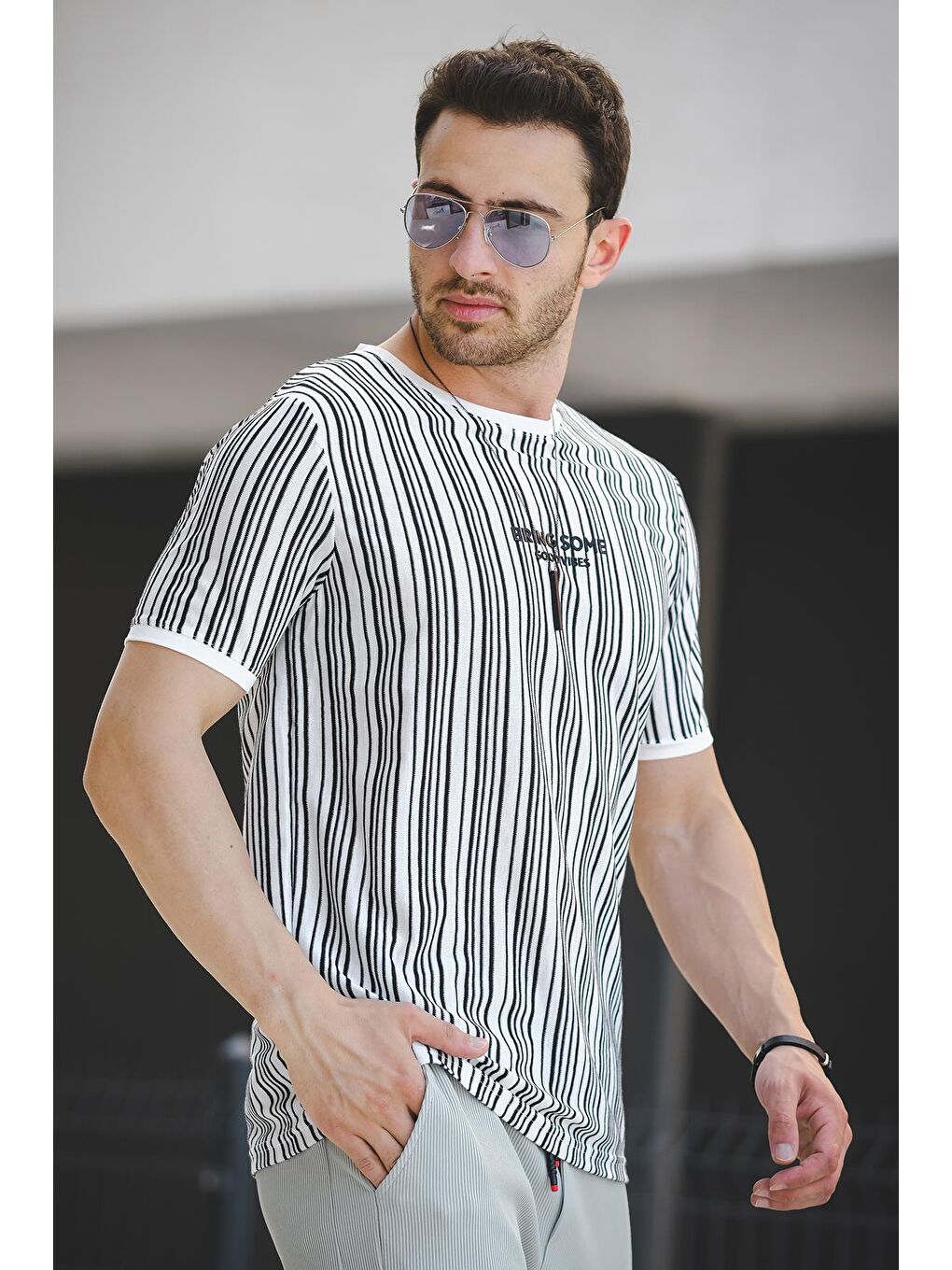 Siyah Bring Some Baskılı Çizgili Slim Fit Likralı Erkek Tişört-2