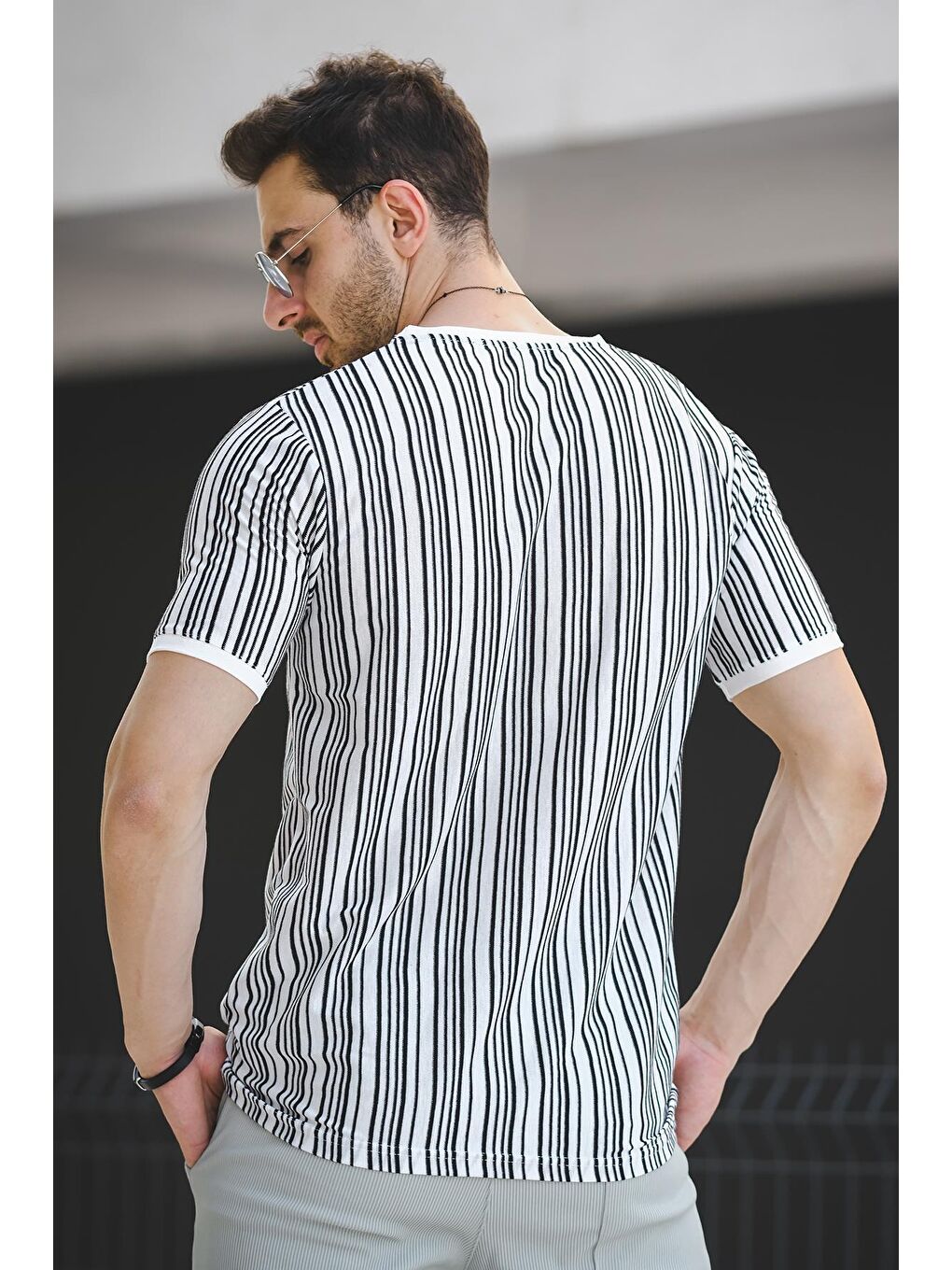 Siyah Bring Some Baskılı Çizgili Slim Fit Likralı Erkek Tişört-3