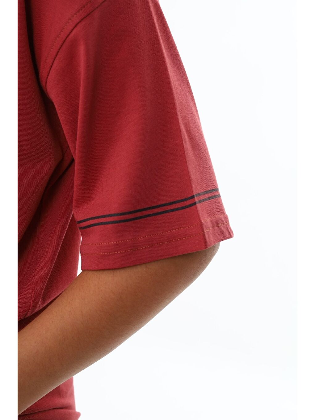 Kahverengi Erkek Çocuk Bisiklet Yaka Düşük Omuz Kısa Kollu Arma Detaylı  Baskılı Tişört  24498-5