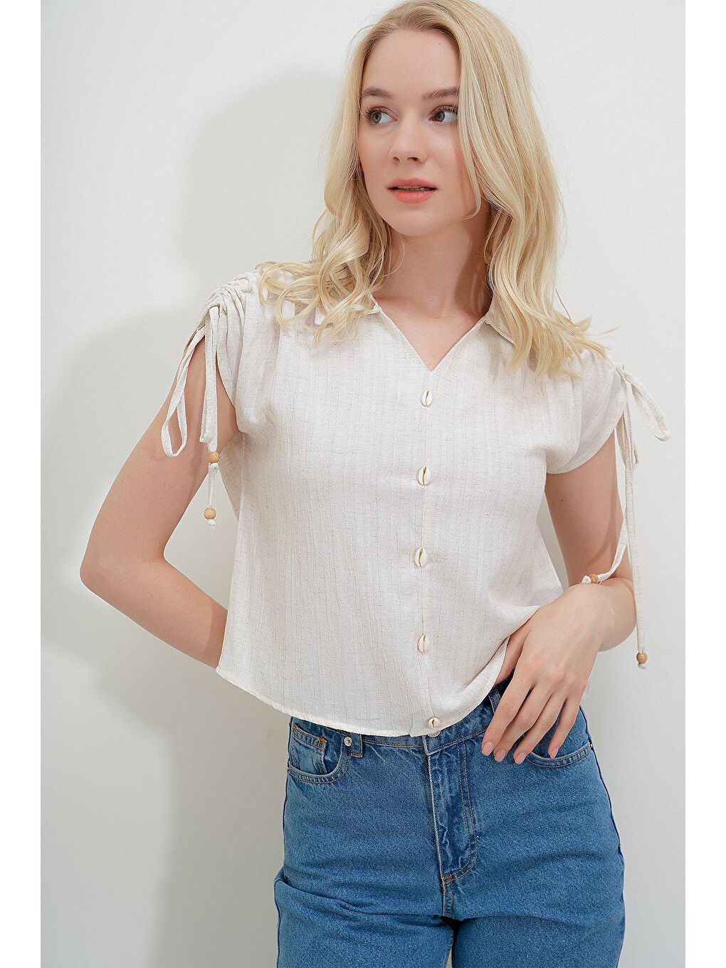 Bej V Yaka Omuz İp Büzgülü BLUZ-2