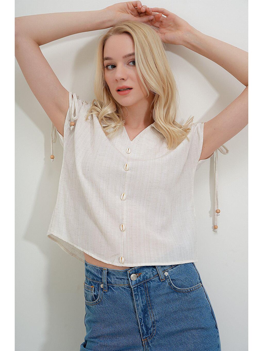 Bej V Yaka Omuz İp Büzgülü BLUZ-3