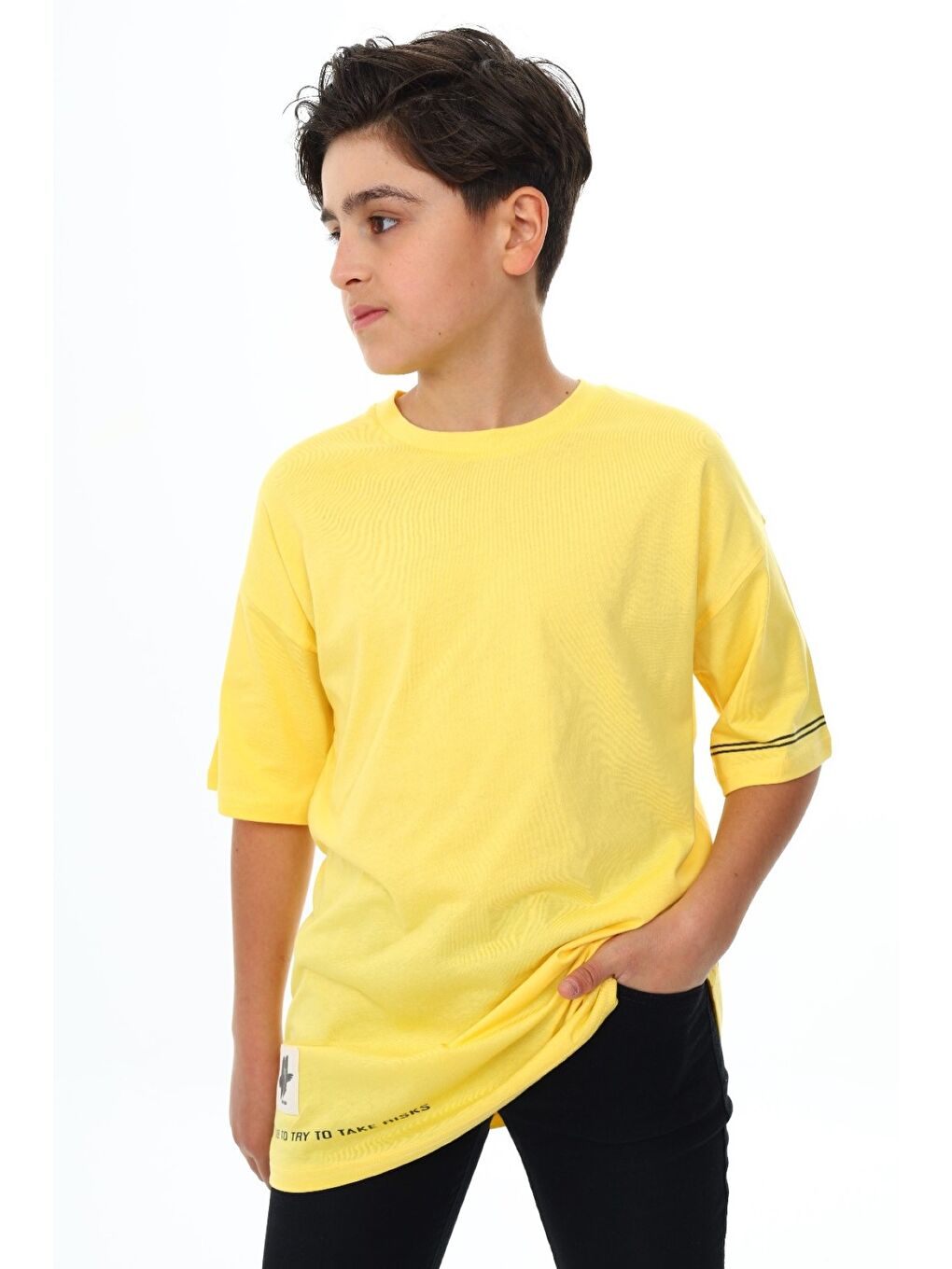 Sarı Erkek Çocuk Bisiklet Yaka Düşük Omuz Kısa Kollu Arma Detaylı  Baskılı Tişört  24498-1