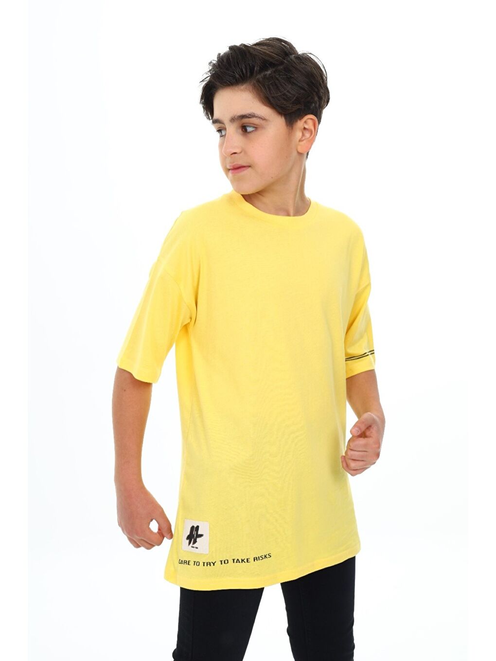 Sarı Erkek Çocuk Bisiklet Yaka Düşük Omuz Kısa Kollu Arma Detaylı  Baskılı Tişört  24498-2
